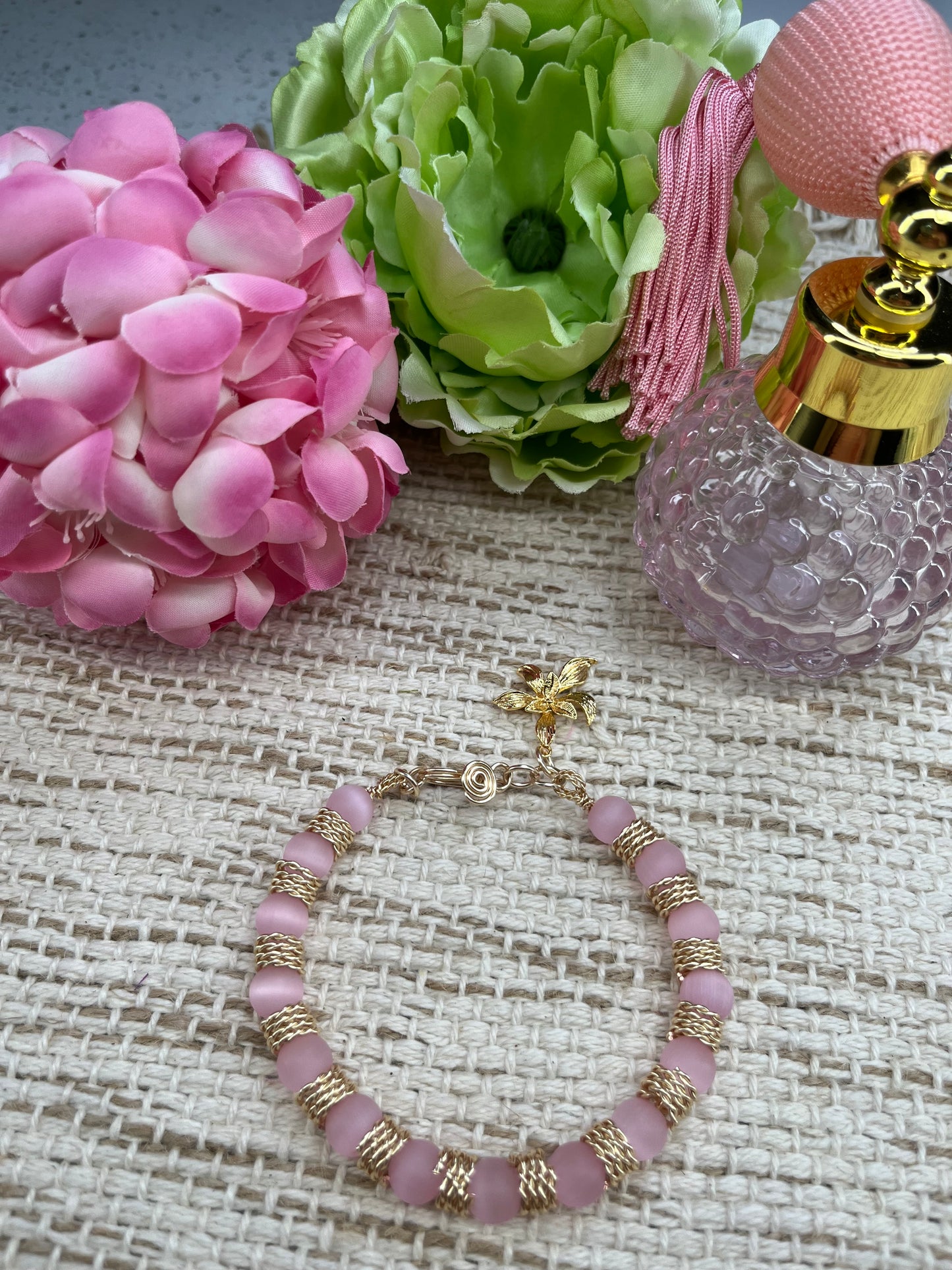 Colección: Jardín De Hilo Dorado (Estilo #1 Néctar De Rosa)