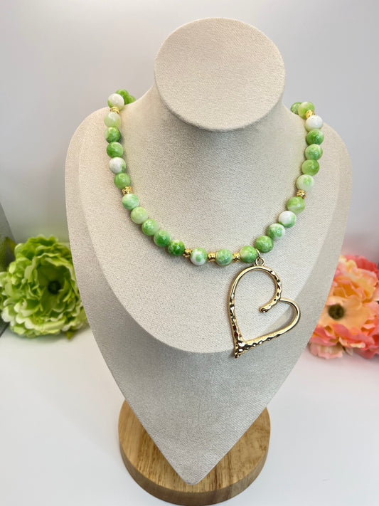 Colección “Jardín Botánico Dorado” Nombre “Corazón de Jade Martillando”